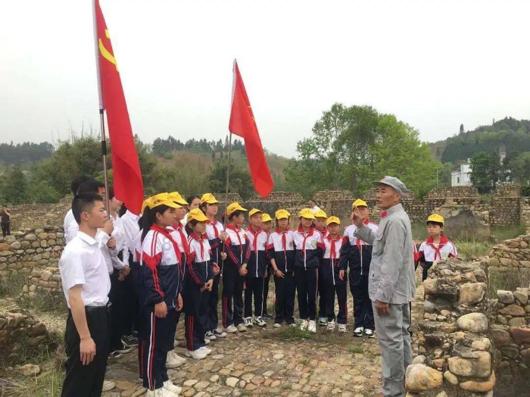 新能源精品小车凯翼在滨州万达举行新车上市发布会